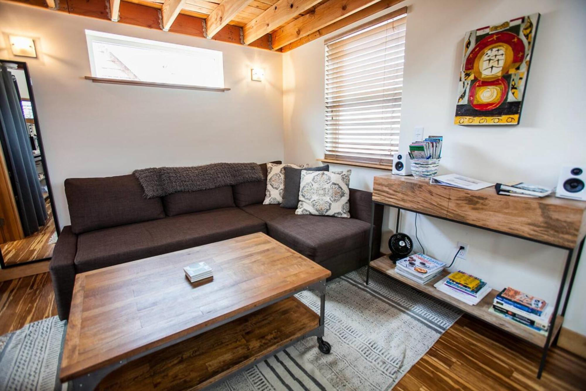 Blue Door Micro-loft Hotel *